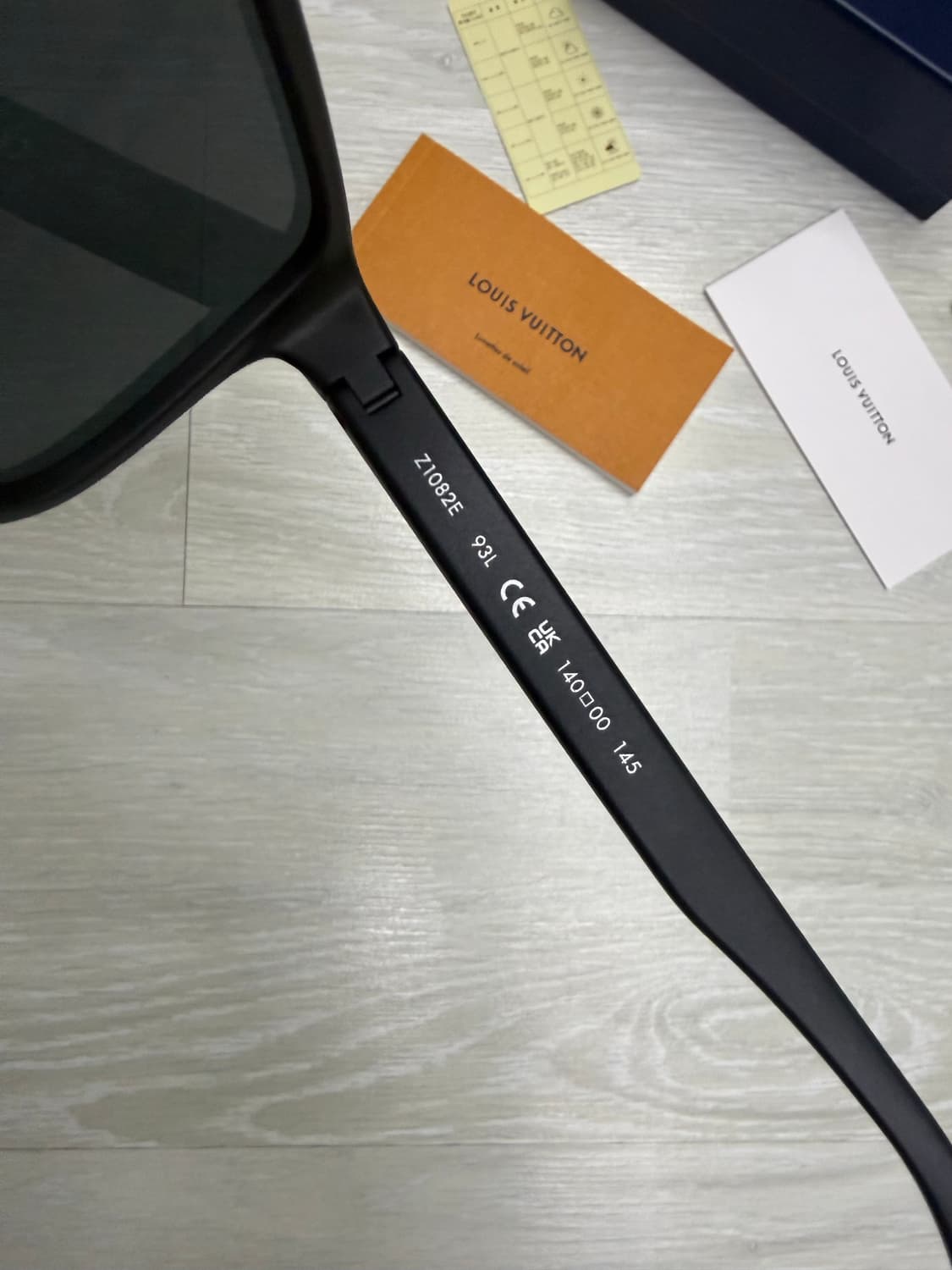 루이비통 선글라스 Z1708E (거의 새품) 상품이미지4