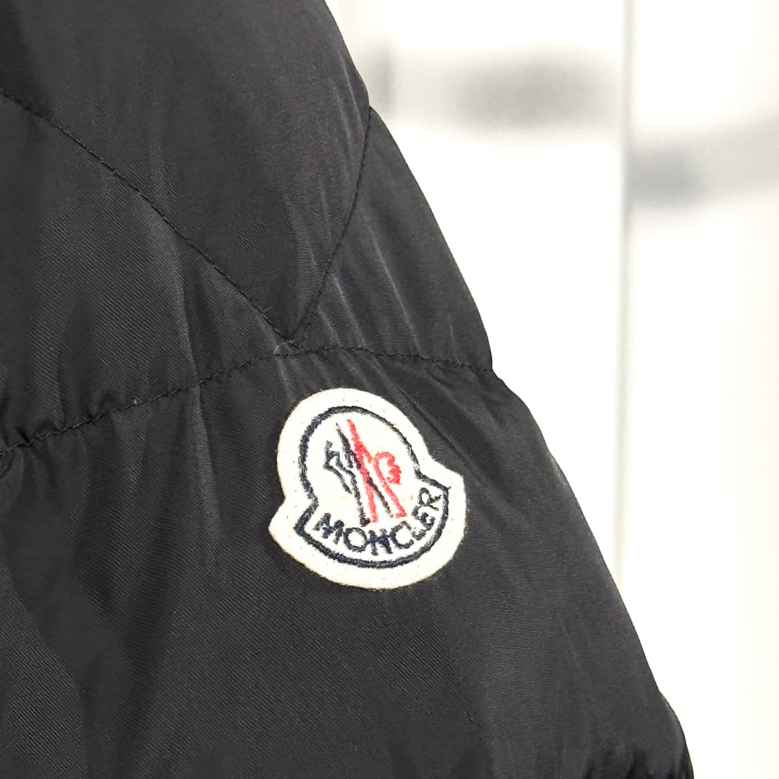 몽클레어 클루니 다운패딩 블랙 4 상품이미지4