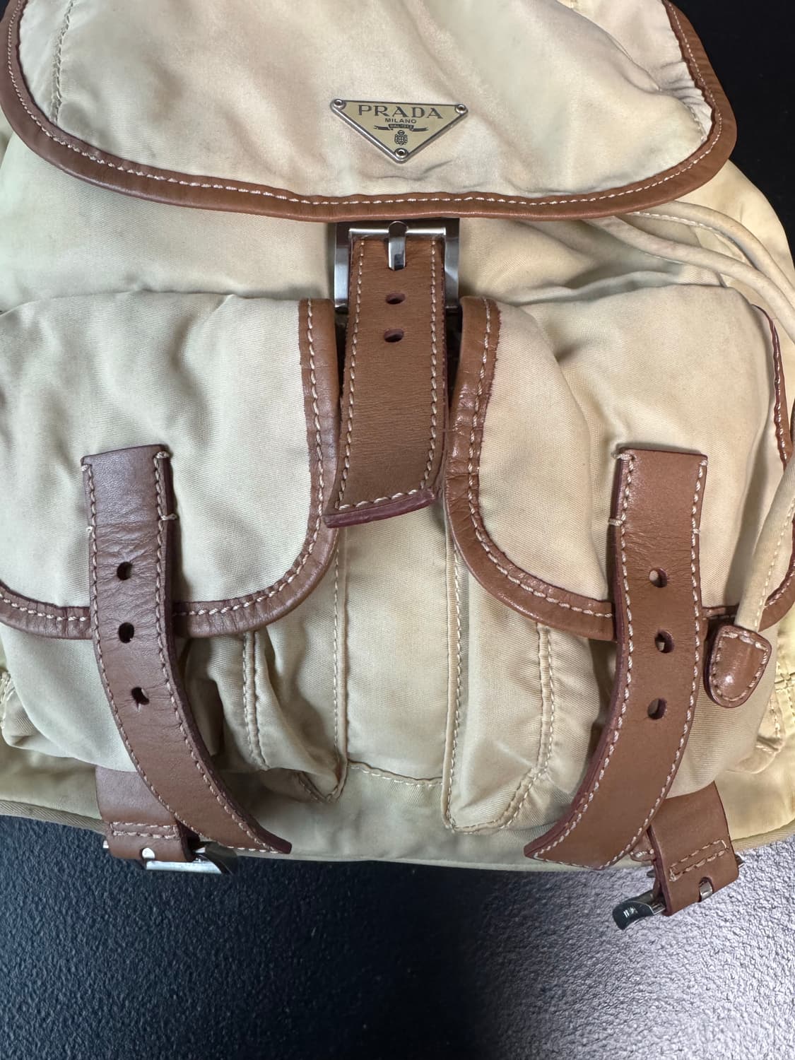 프라다 리나일론 백팩 포코노 투포켓 상품이미지3