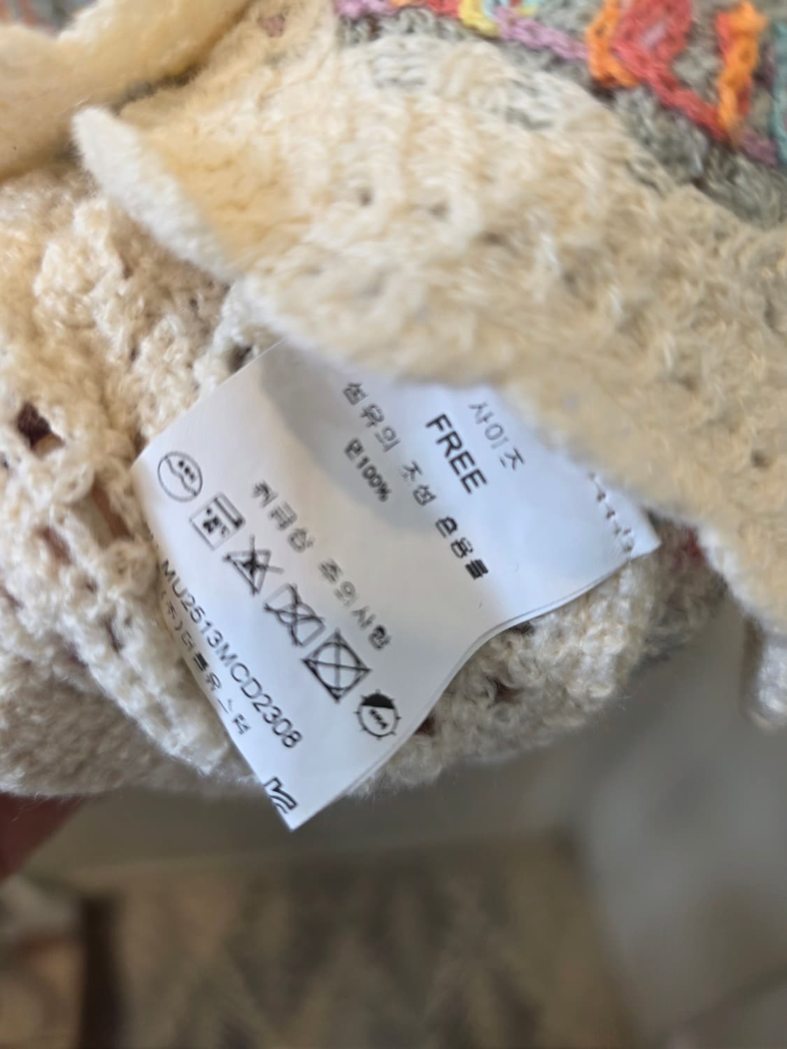 블랙 색상의 케이트 스페이드 크로스백입니다. 켈리백 스타일로 정장, 캐주 상품이미지4