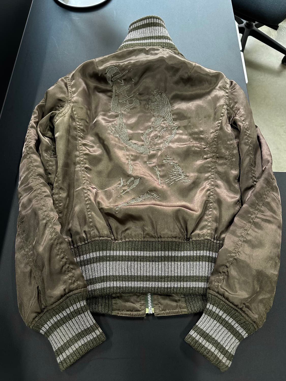 히스테릭글래머 히스걸Rock풀자수로고 하이넥 점퍼 카키 상품이미지6