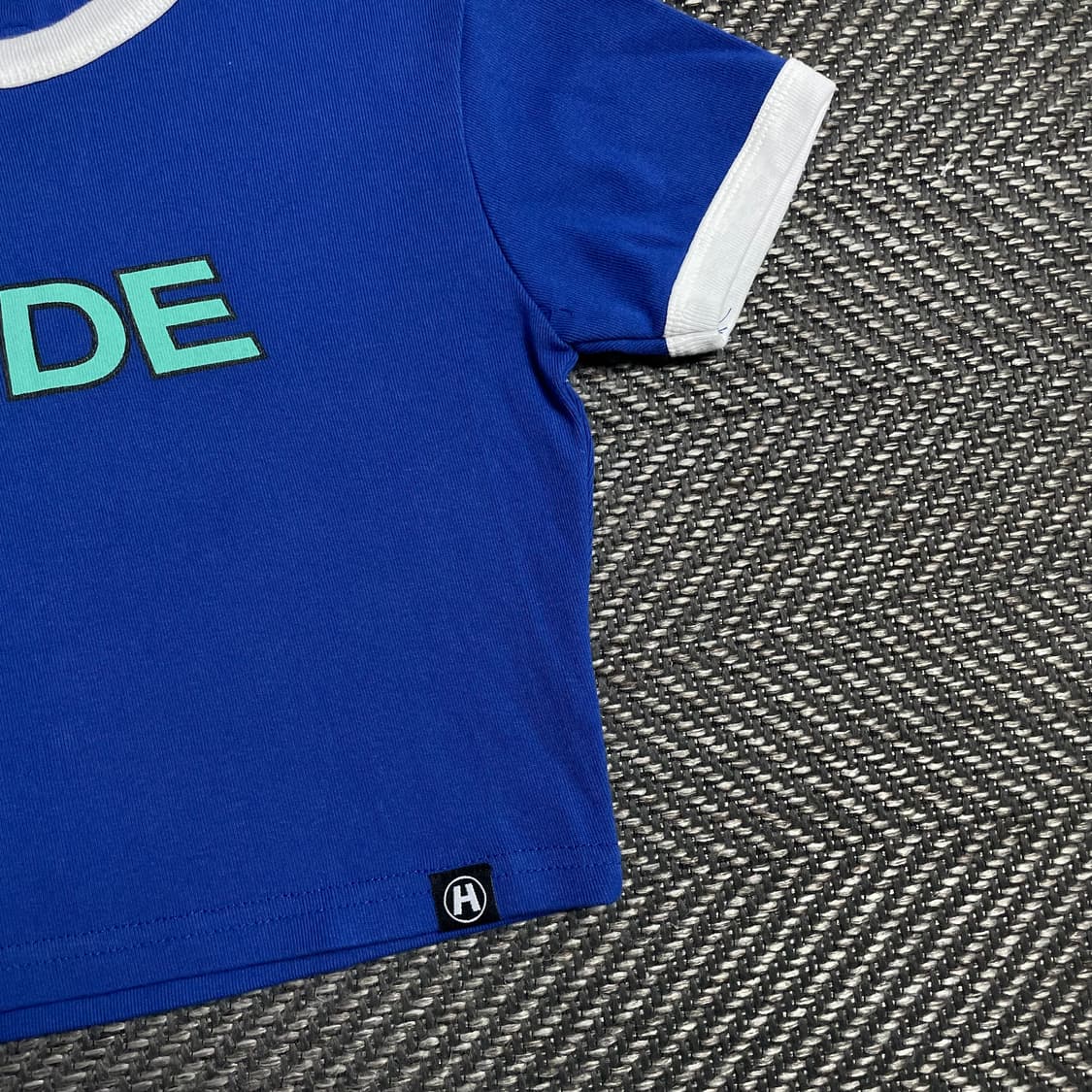 HIDE 우먼스 빅로고 크롭 반팔 티셔츠y 5399 상품이미지3