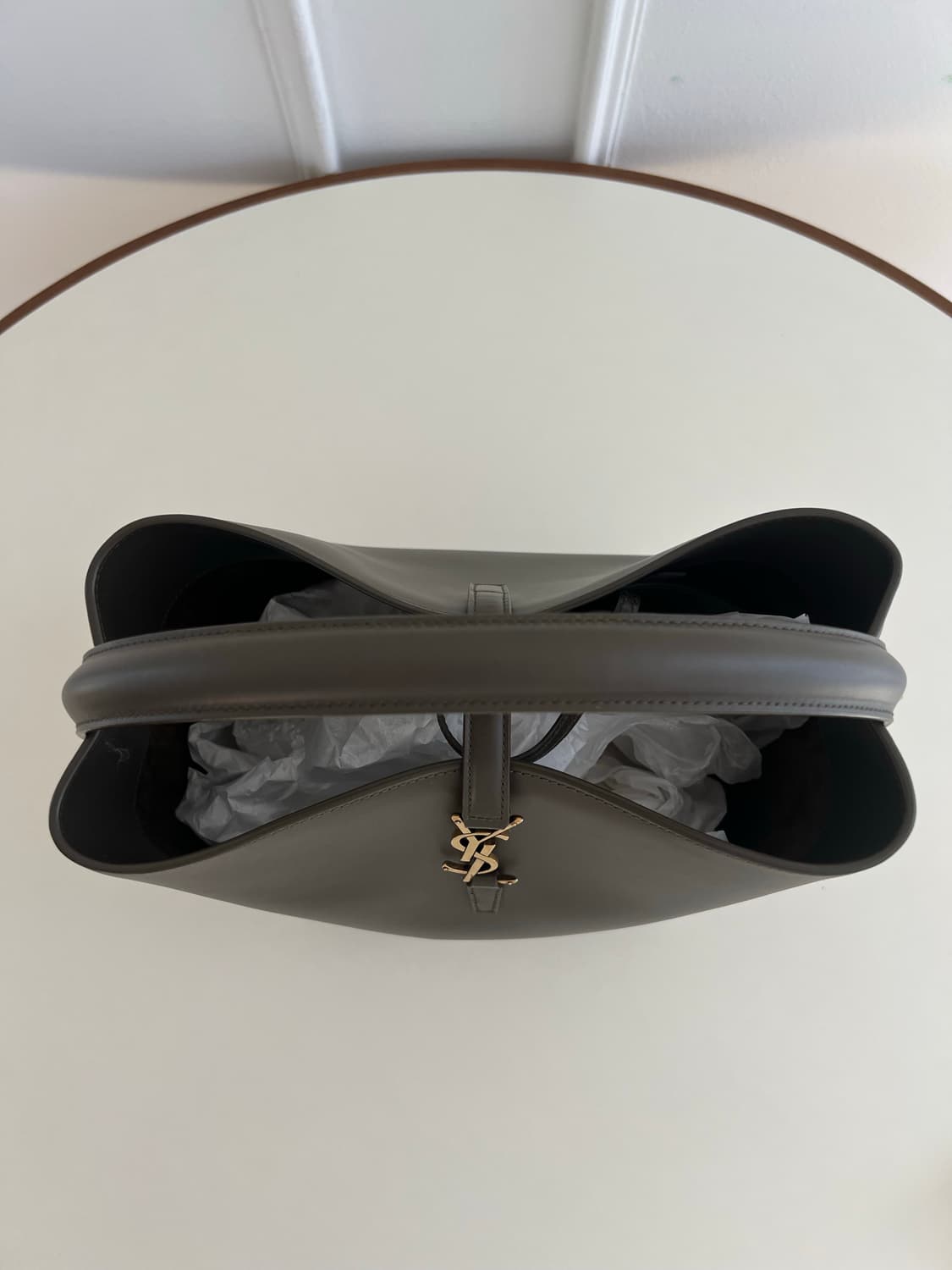 [미사용] 생로랑 LE 37 버킷백 딥 머스크 상품이미지5