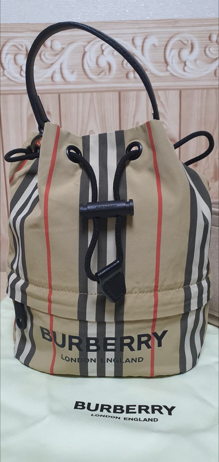 버버리 포이베 버킷백/크로스백 새상품급 정품(감정O) 상품이미지2