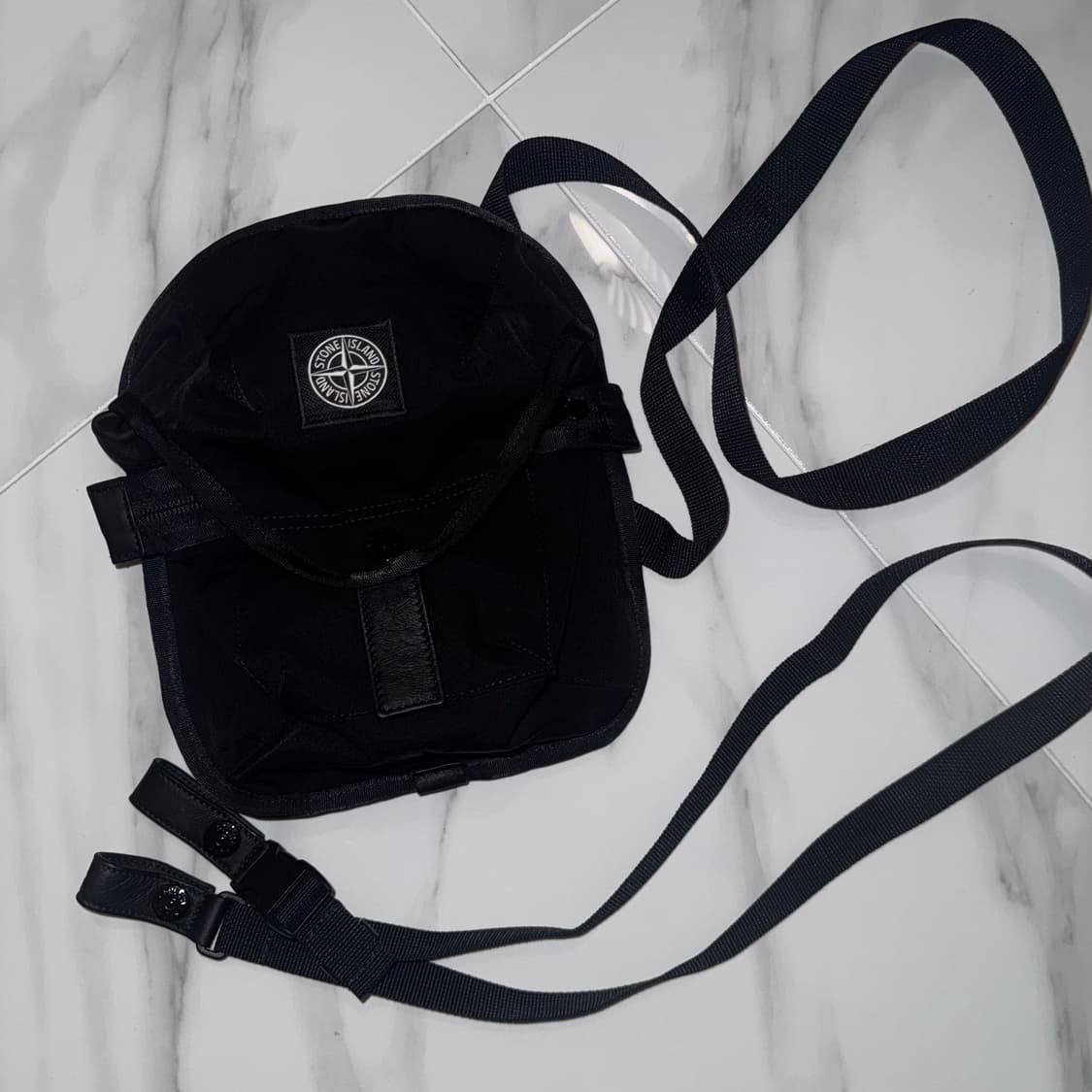 스톤 아일랜드 아플리케 크로스 벨트백 (블랙) 상품이미지2