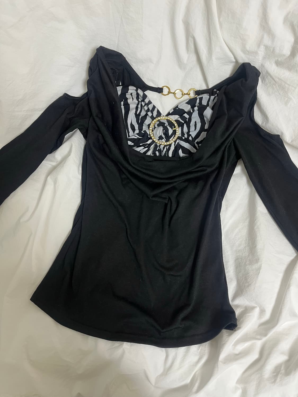 d.i.a깔 오네갸루 대장템 지브라 레이어드 컷아웃 탑 상품이미지1