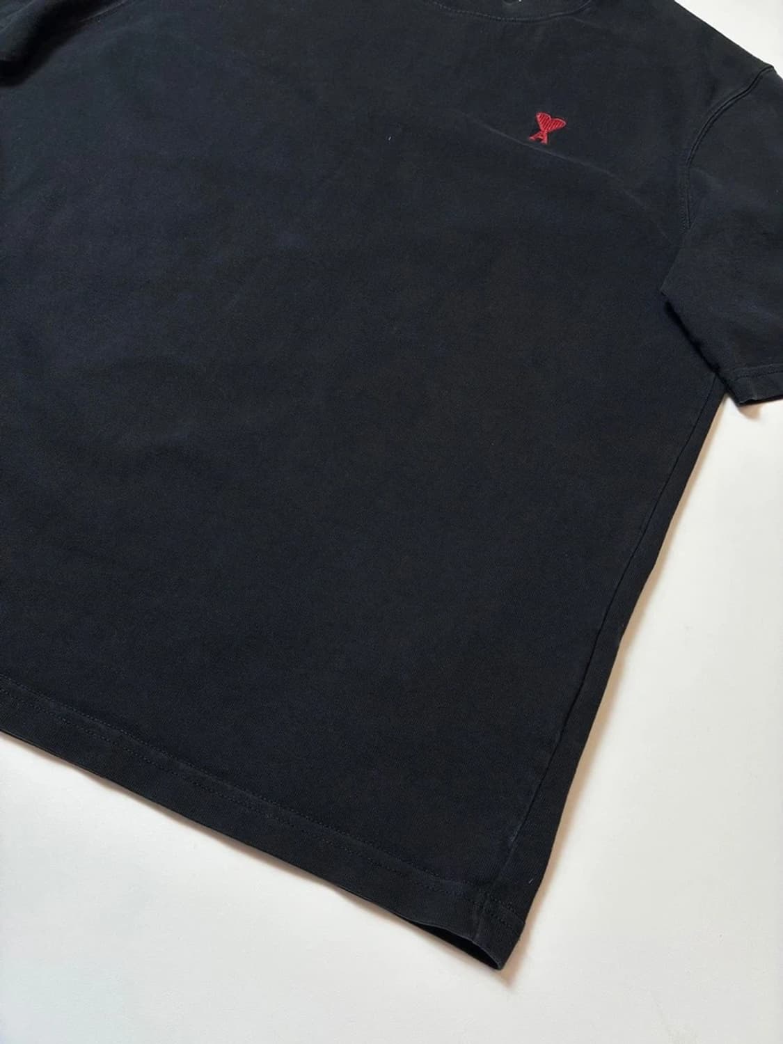 아미 AMI 스몰 하트 로고 반팔 티셔츠 PN9123 상품이미지4