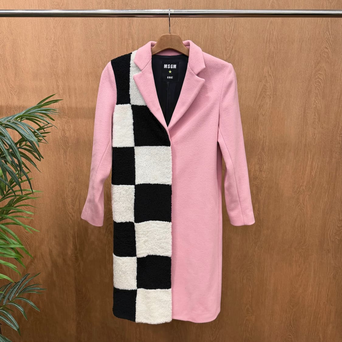 MSGM 롱 코트 싱글 브레스트 퍼 텍스처 체크보드 배색 디테일 핑크 상품이미지1
