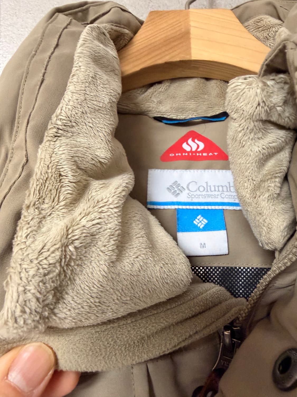 콜럼비아 구스다운 옴니히트 여성 패딩 m 드라이완료 상품이미지6