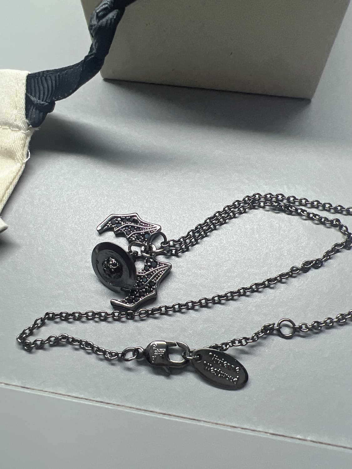 비비안웨스트우드 박쥐 목걸이 (미니) 상품이미지2