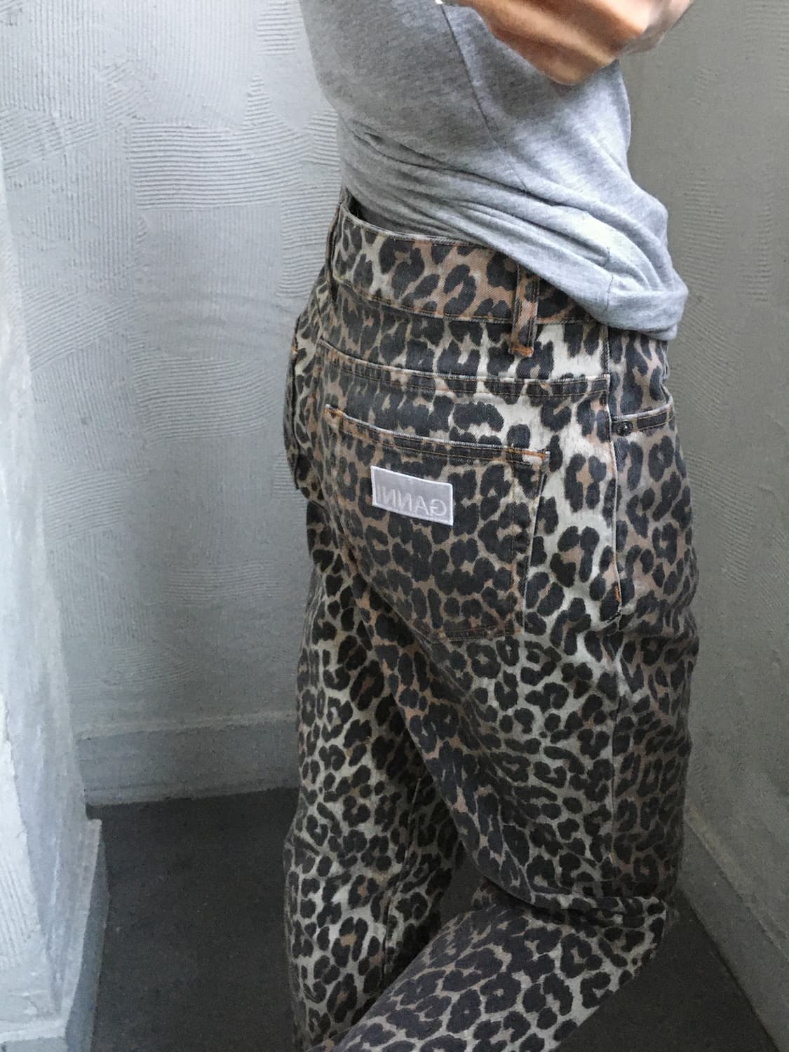 Ganni 가니 레오파드 크롭 진 상품이미지2