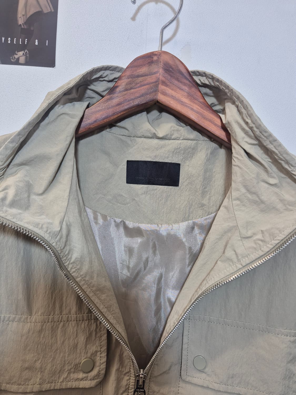 voive  of  voices  가볍고 시원한 소재로 제작된 바람막이  상품이미지3