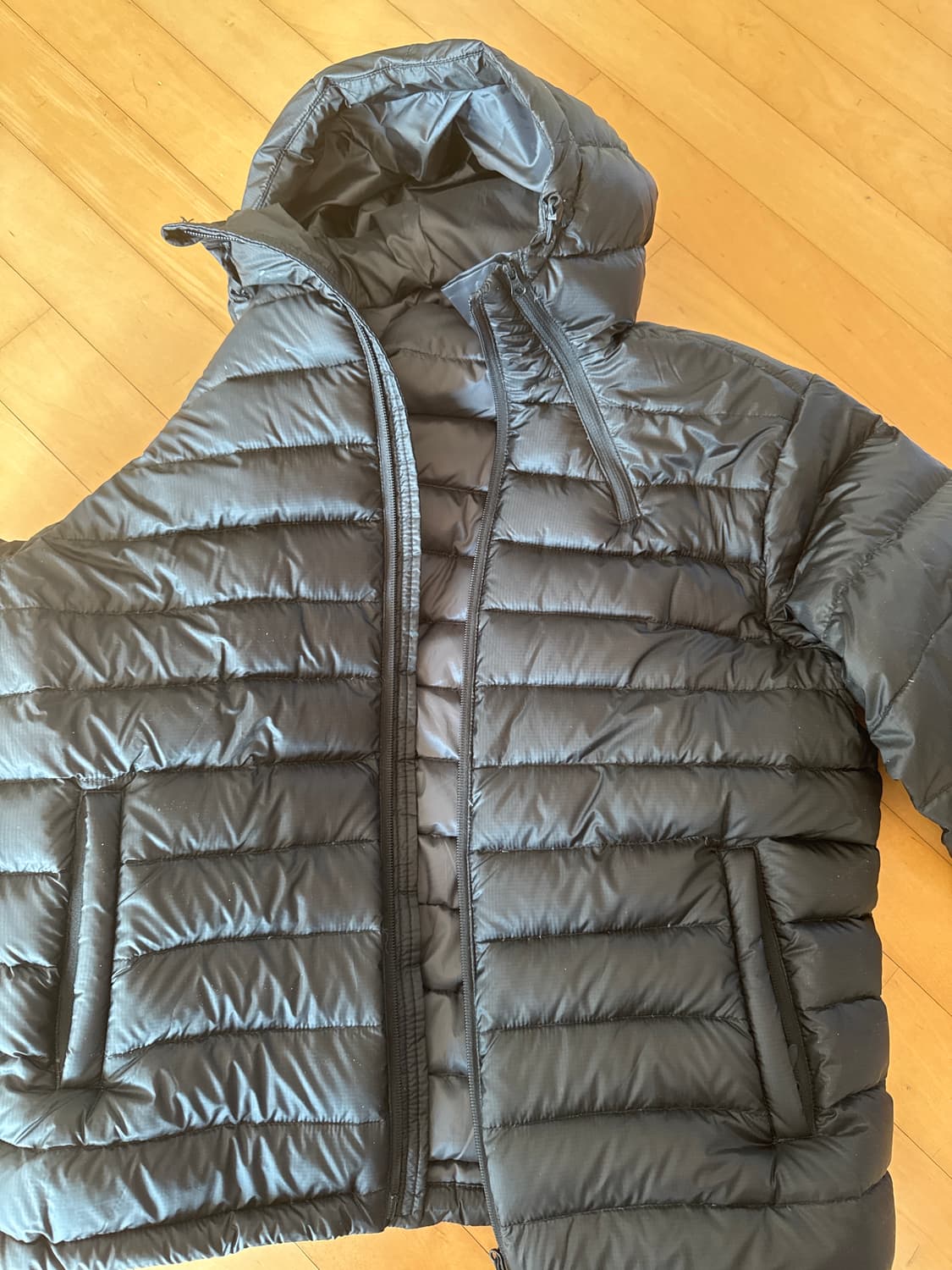 산산기어 25fw 경량패딩 상품이미지1