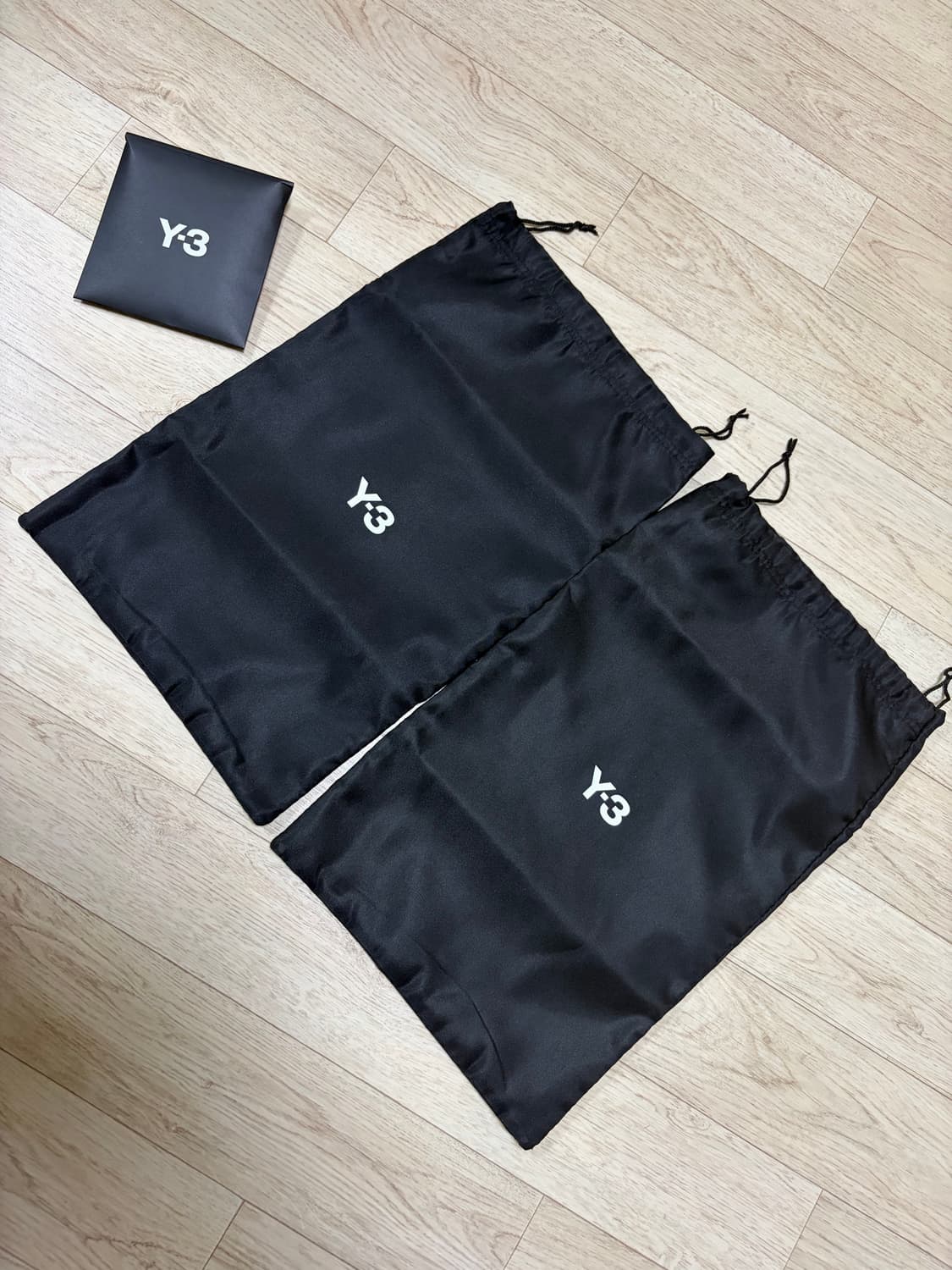 Y-3 더스트백 블랙 상품이미지1