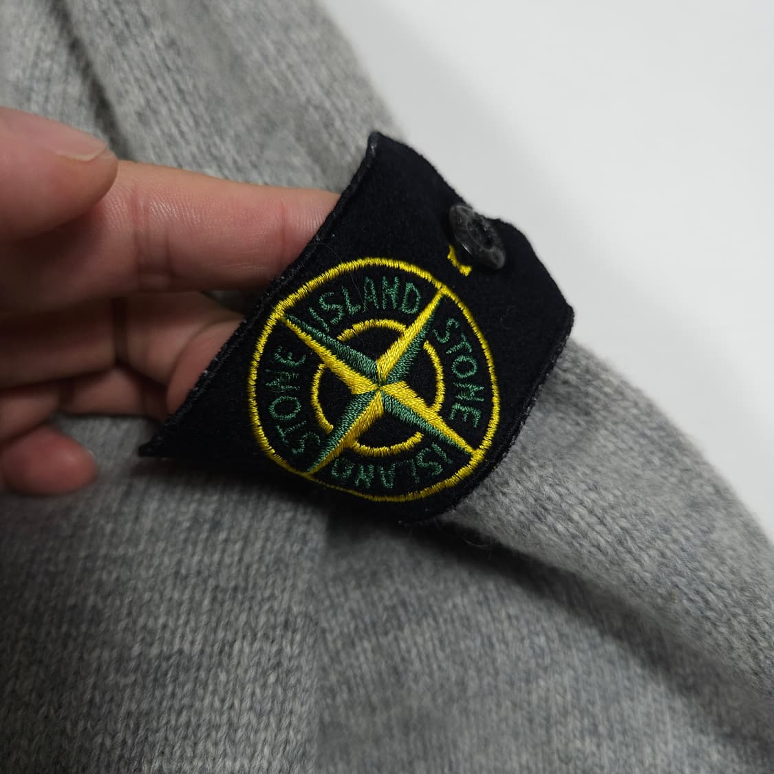 스톤아일랜드 와펜 후드 니트 상품이미지8