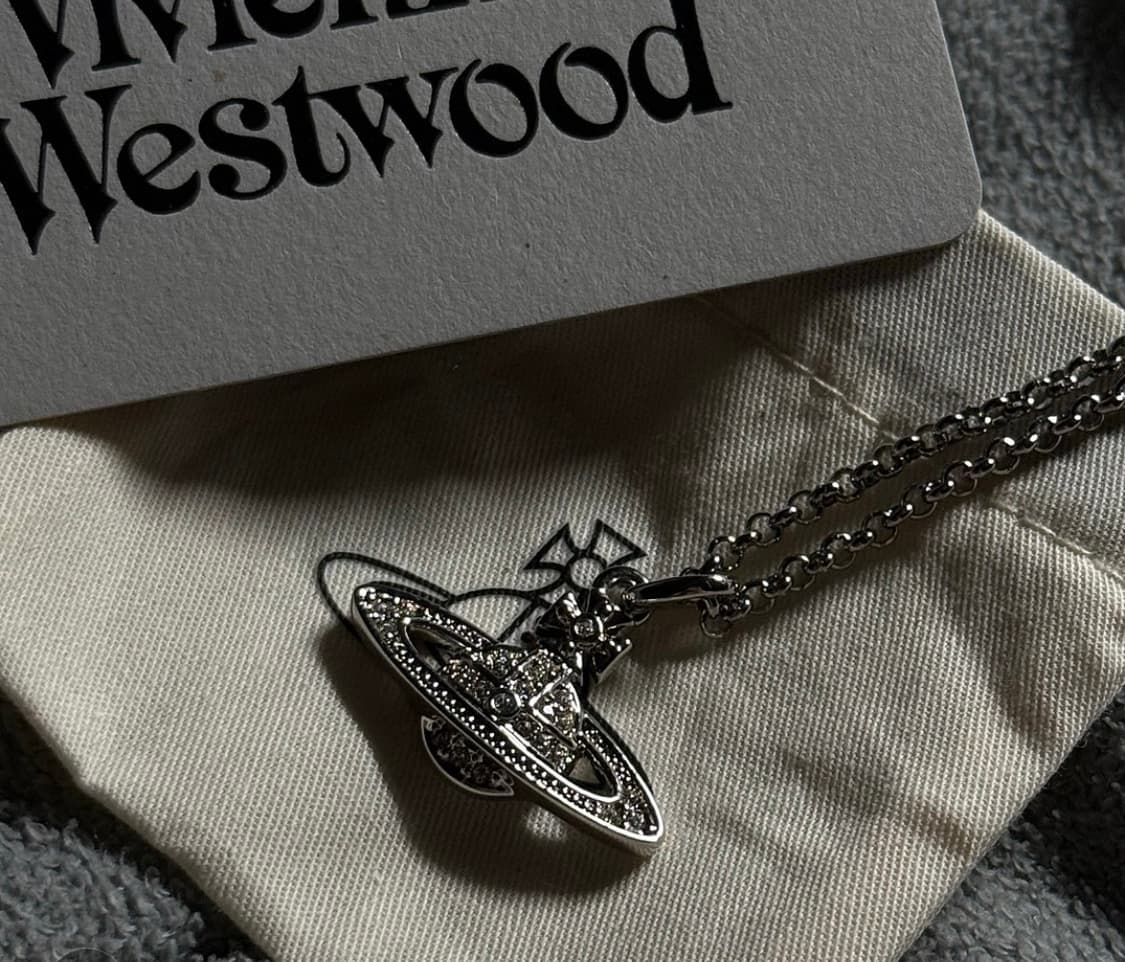 비비안 웨스트우드 미니 바스 릴리프 펜던트 실버 상품이미지1