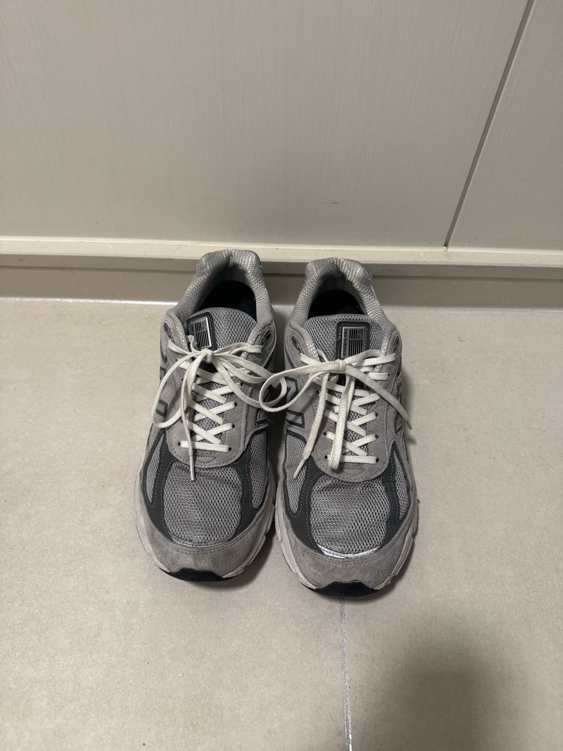 뉴발란스 990 v4 판매합니다.  상품이미지2