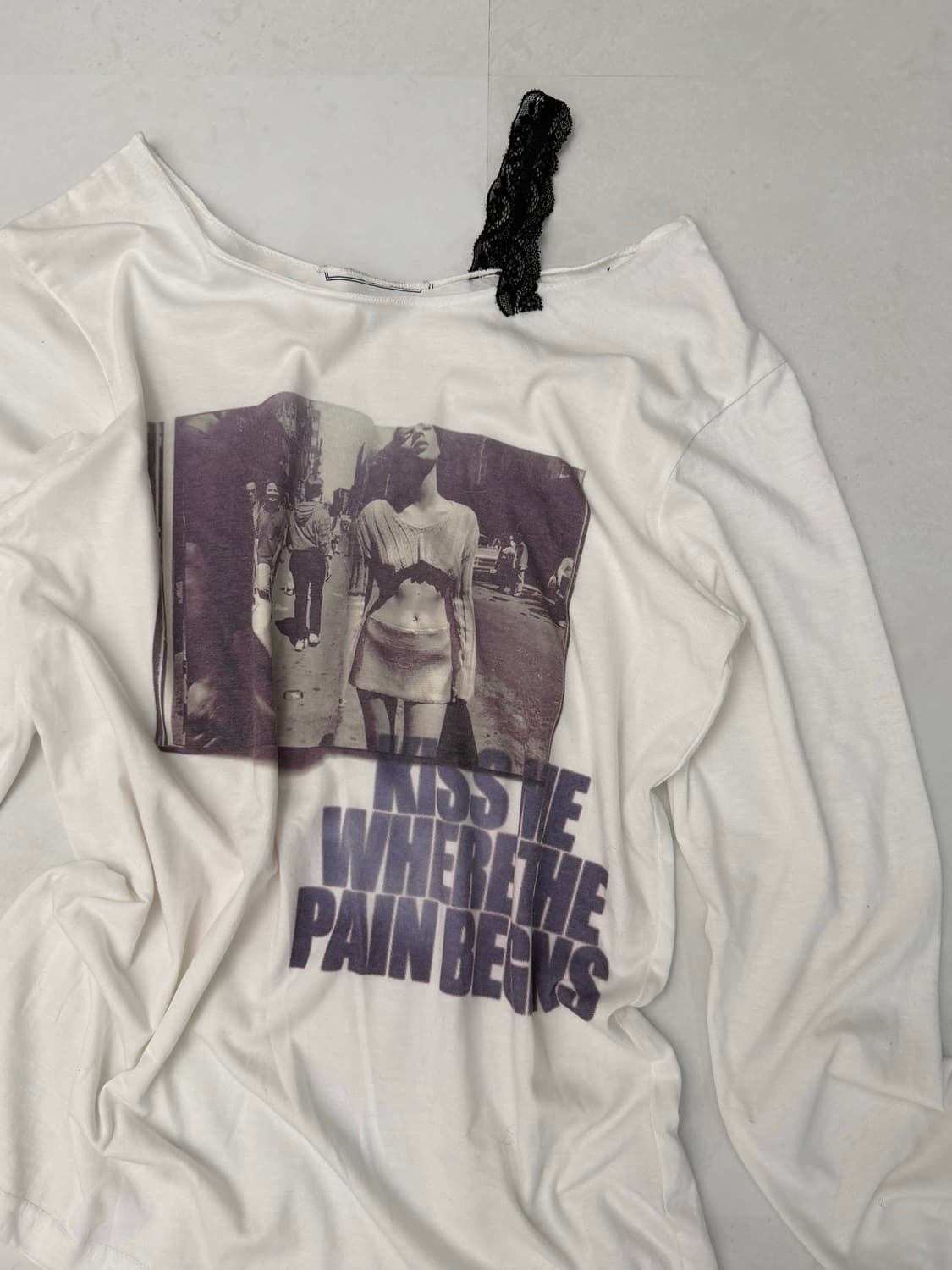 오프숄더 그래픽 프린팅  상품이미지4