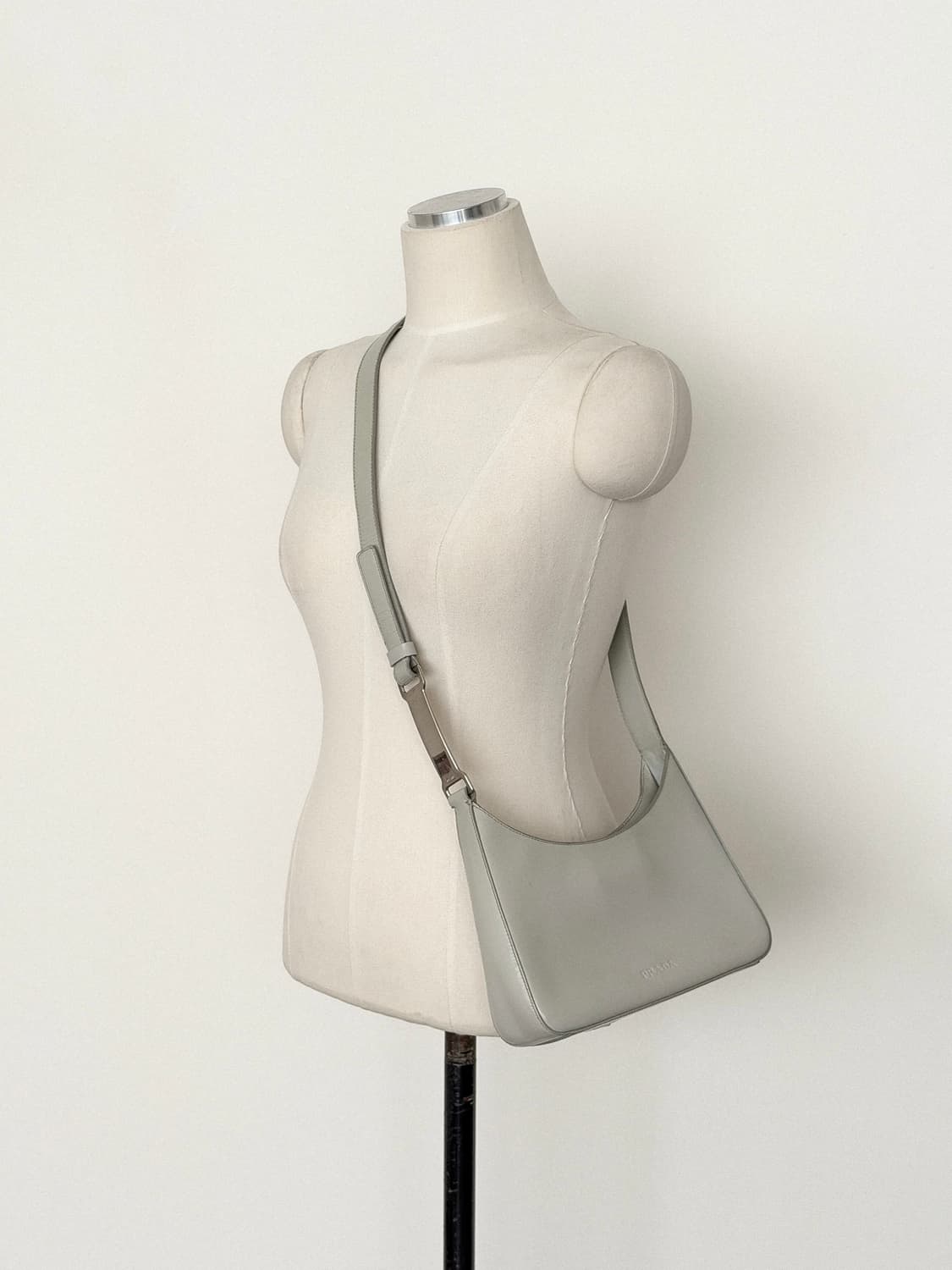 프라다 레더 크로스백 상품이미지2