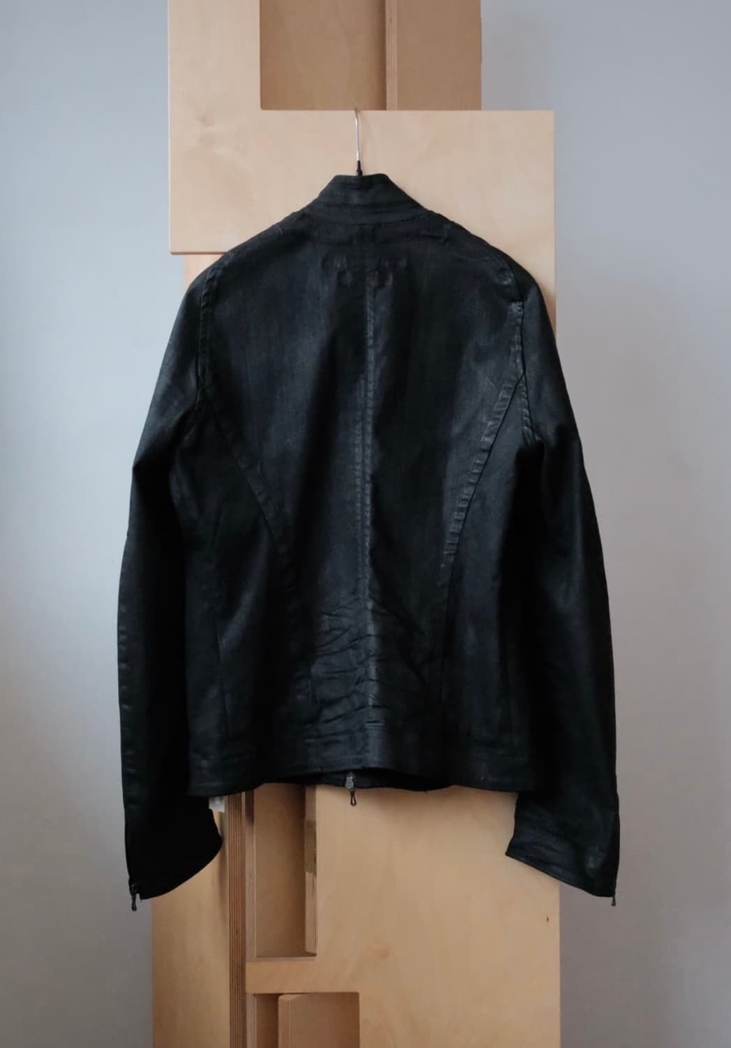 JULIUS Seamed Coated Jacket 상품이미지2