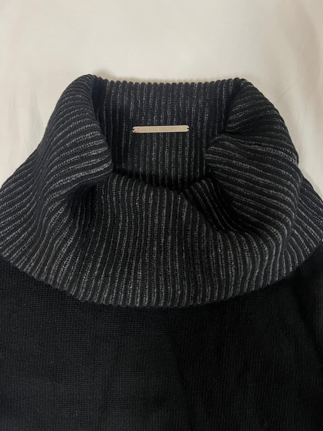 Ribbed Open Shoulder Knit [Black] 상품이미지4