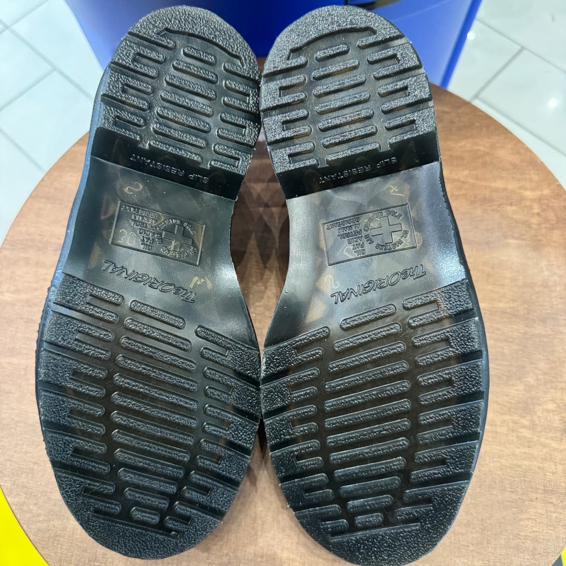 닥터마틴 x 베이프 1461 ‘블랙/골드’ 상품이미지7