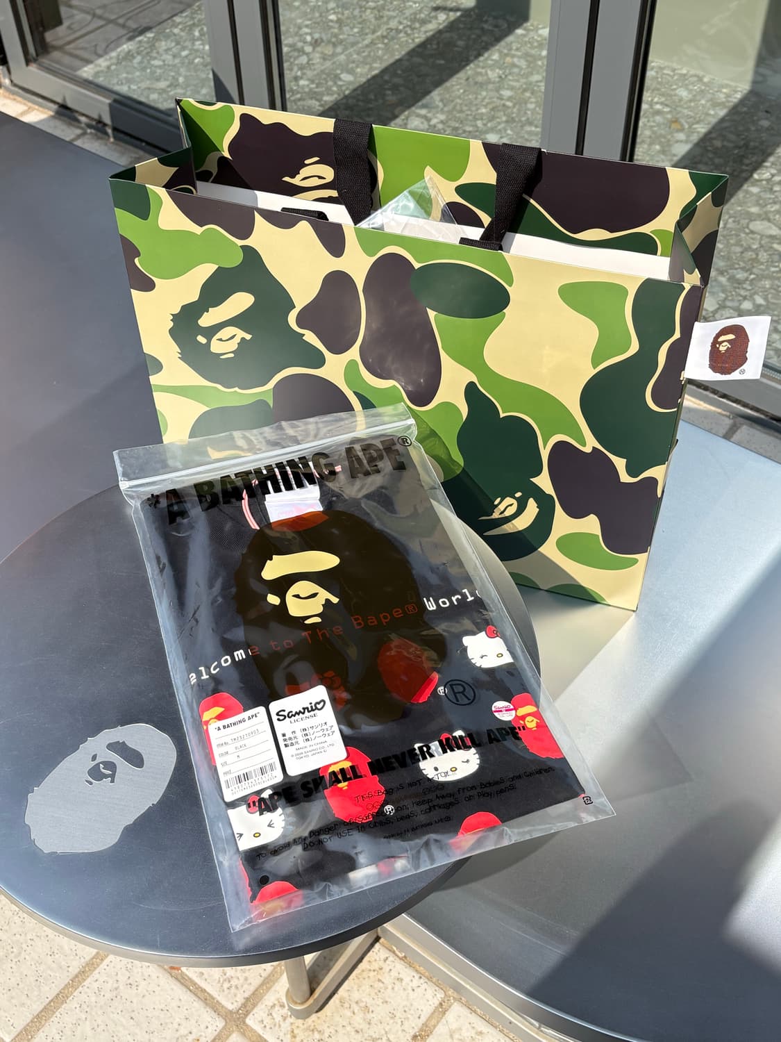 베이프 산리오 콜라보 한정판 티셔츠&모자 상품이미지1