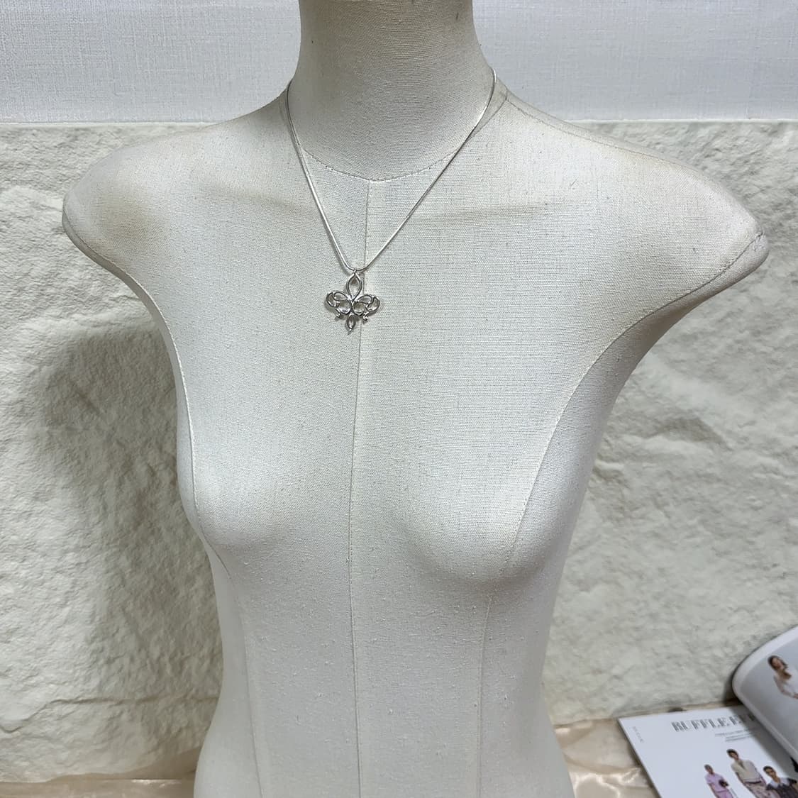 빈티지 나비 십자가 스네이크체인 목걸이 상품이미지1