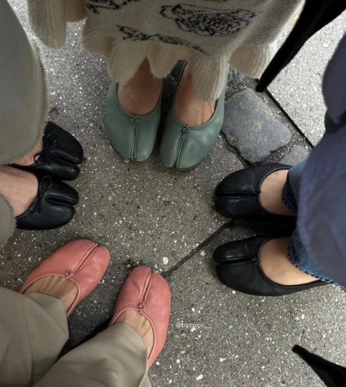 마르지엘라 타비 플랫 38 구해요 블랙 상품이미지1