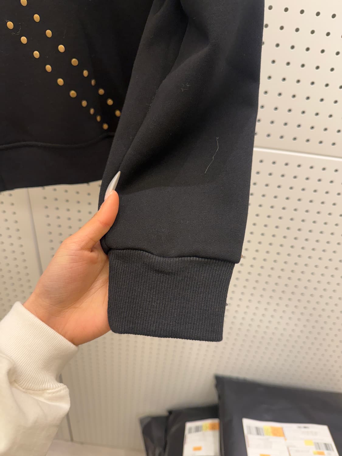 스터드 퍼 후드 집업 블랙 U840 상품이미지4