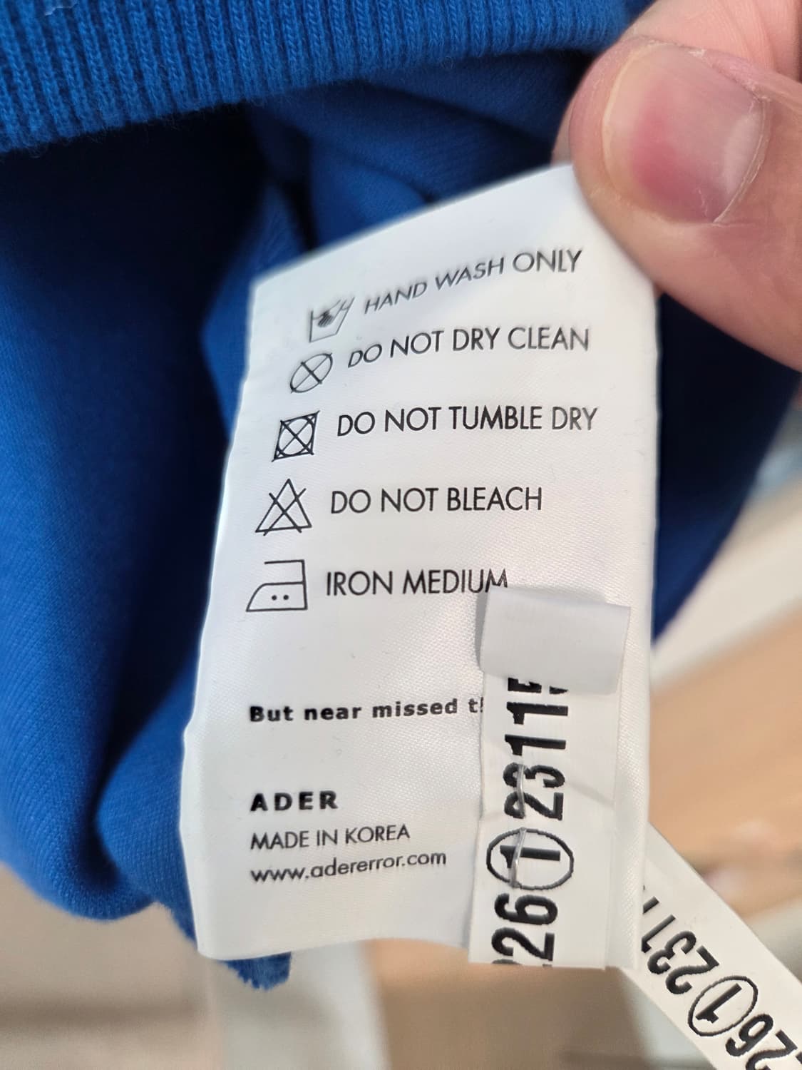 아더에러 21FW 위아더챔피언 맨투맨 A1 택보유 상태 최상 상품이미지8