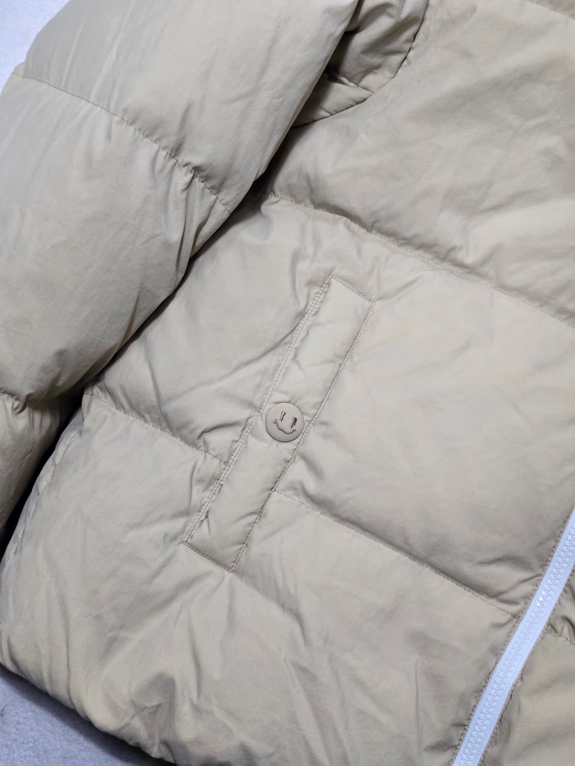 커스텀멜로우 새드스마일 다운 숏패딩 상품이미지3