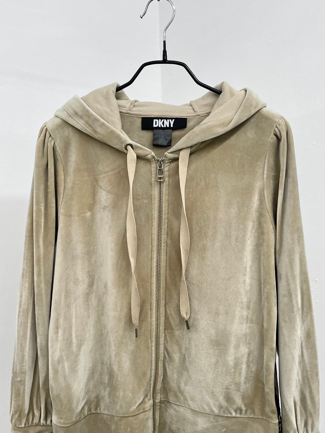 dkny 벨벳 로고 후드집업 상품이미지5