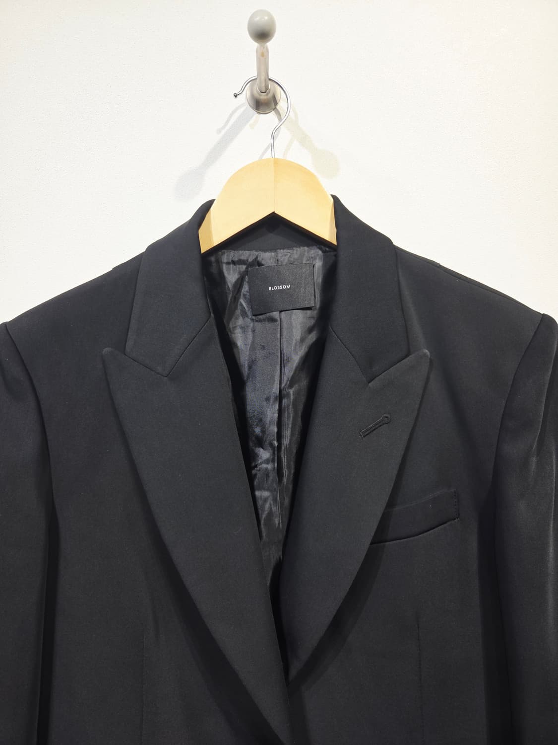 BLOSSOM 블러썸 블랙 피크드 라펠 싱글 자켓 상품이미지3