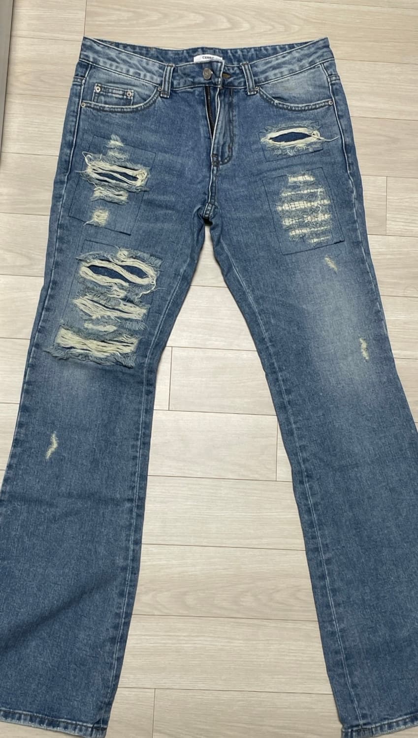세릭 Cerric 디스트로이드 부츠컷 데님 (2사이즈) 상품이미지7