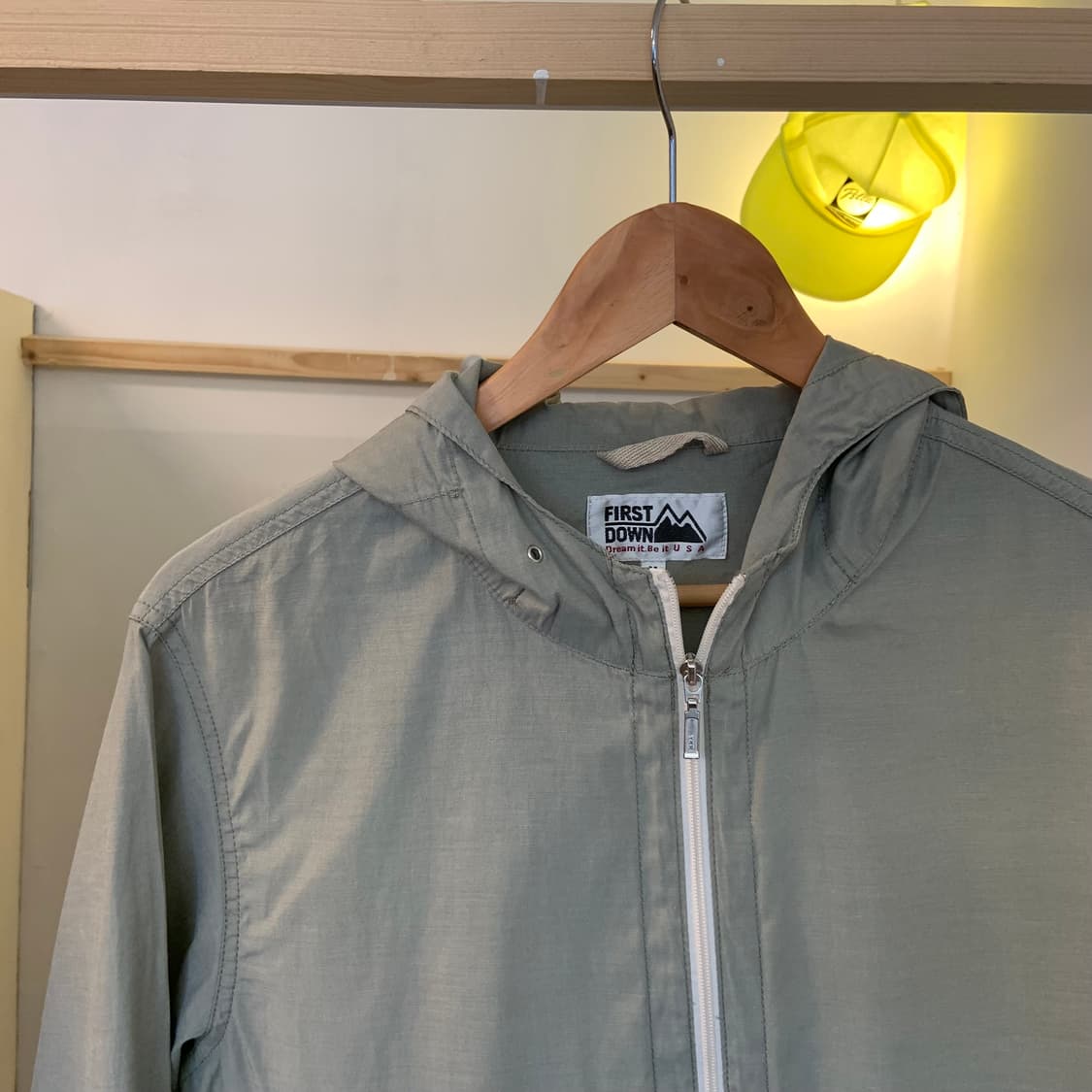 퍼스트다운 후드 바람막이 상품이미지1