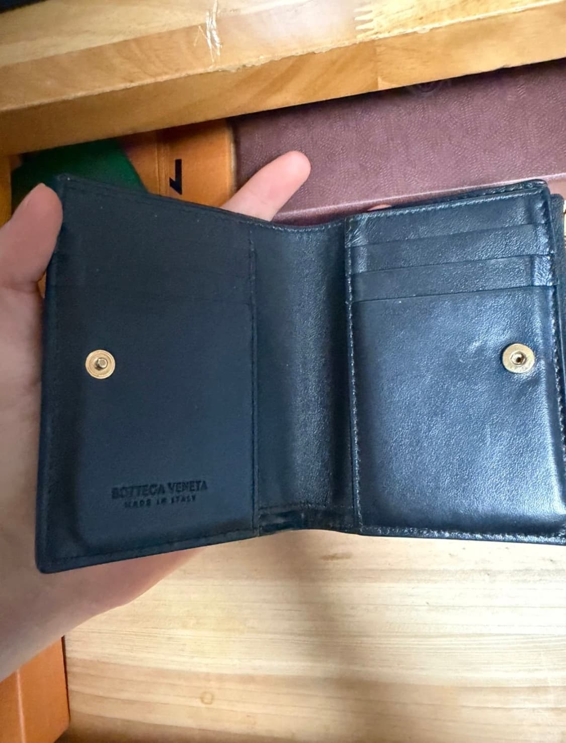 보테가 베네타 카세트 반지갑 상품이미지4