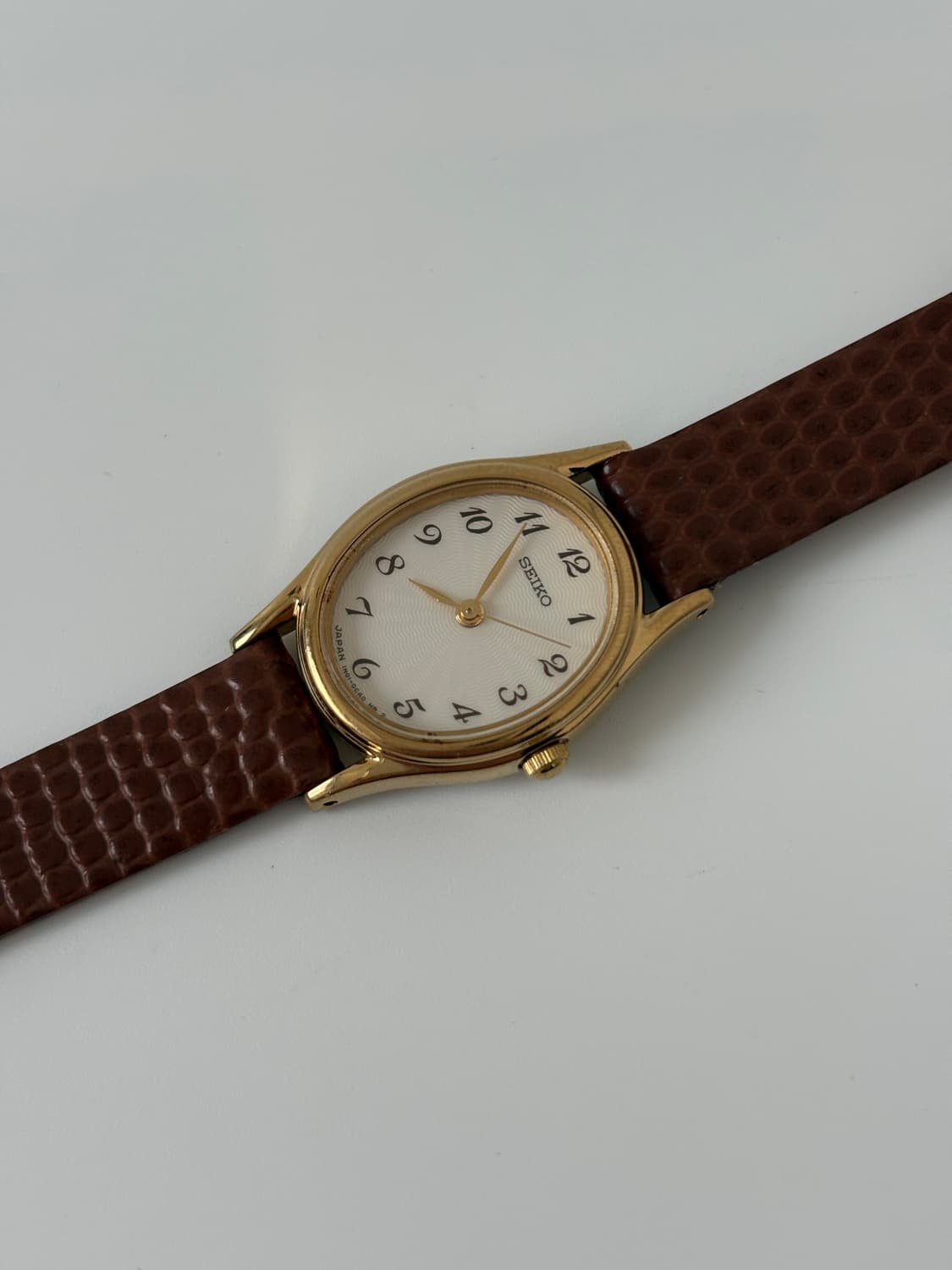 세이코 1990년대 빈티지시계 골드 오벌 쿼츠 여성 상품이미지4