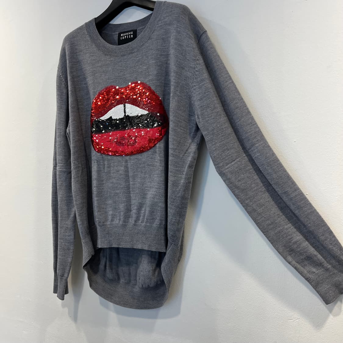 MARKUS LUPFER 마커스루퍼 스팽글 입술 니트 상품이미지4