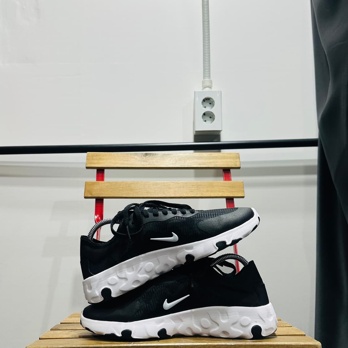 260) 나이키 운동화 남성 남자 신발 리뉴 루센트 블랙 화이트 상품이미지7