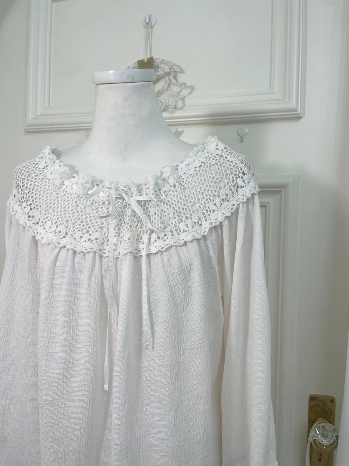 EARTH ivory crochet bow summer blouse 상품이미지6