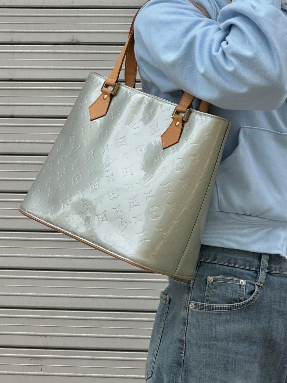 루이비통 베르니 민트 토트백 상품이미지1