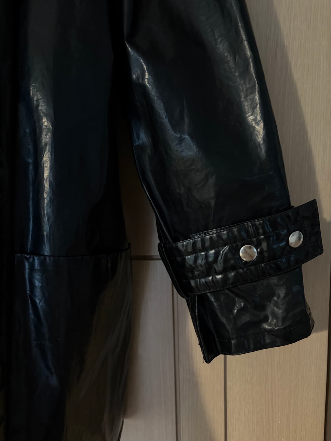 이자벨마랑 코팅 하프 트렌치코트 블랙 상품이미지4