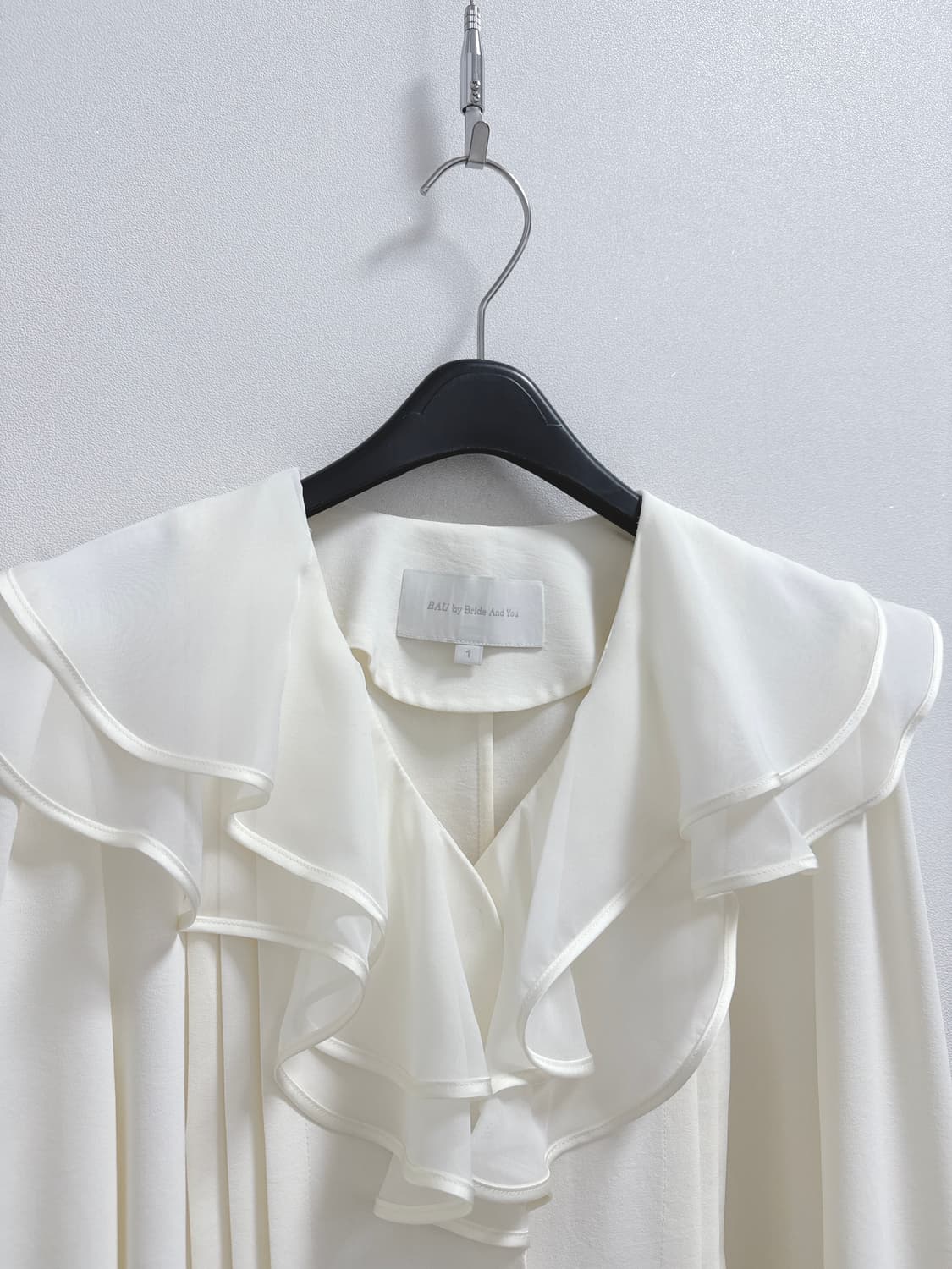 브라이드앤유 bau 러플 블라우스 상품이미지2