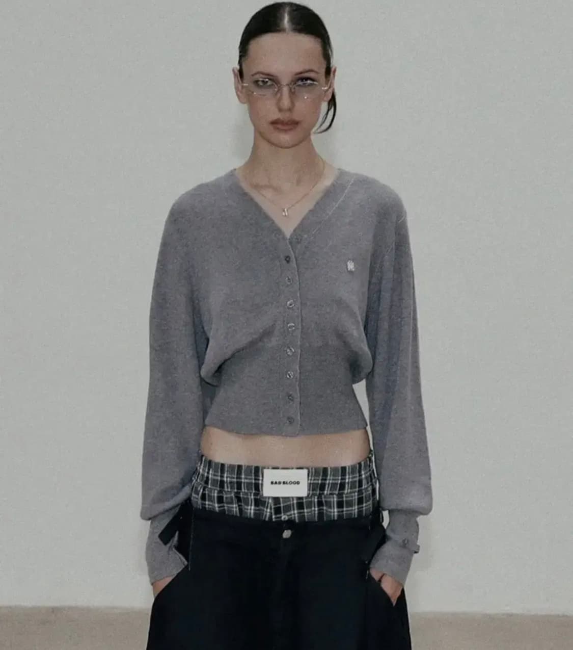 배드블러드 The Pure 브이넥 가디건 상품이미지1