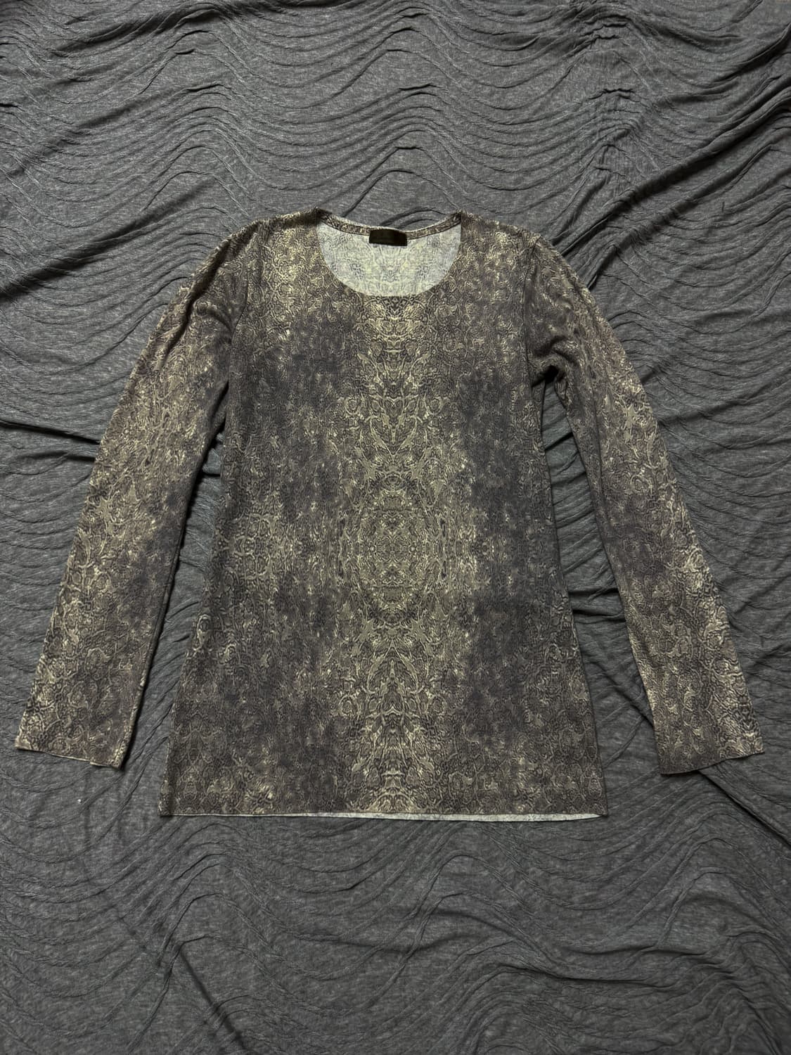 “GOA” Python Long Sleeve Top Cut Saw 상품이미지1