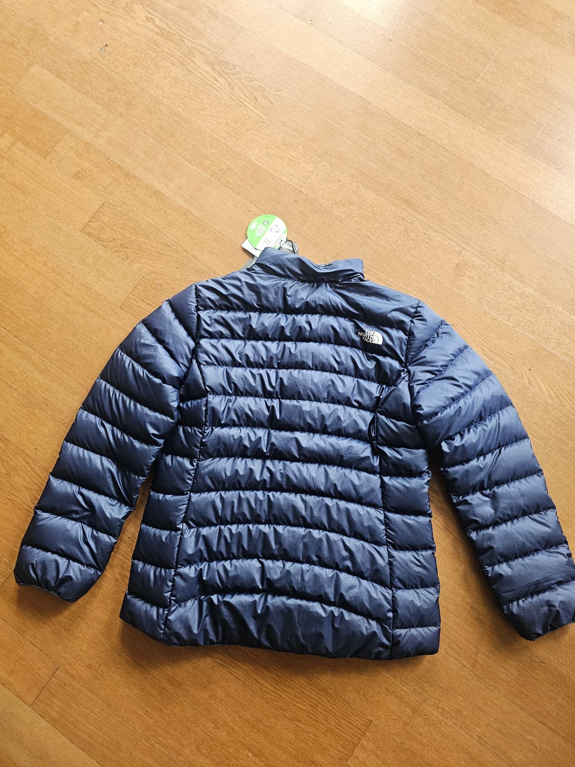 노스페이스 여성용 경량 패딩 네이비 상품이미지2