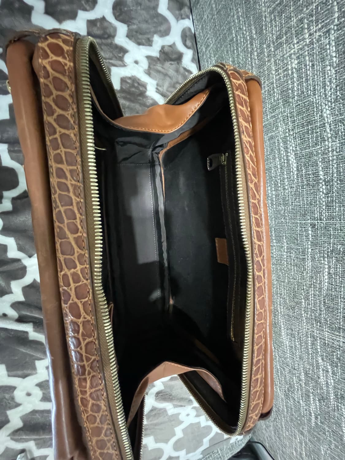 셀린느 악어가죽 트래블 토트백 정품 상품이미지4