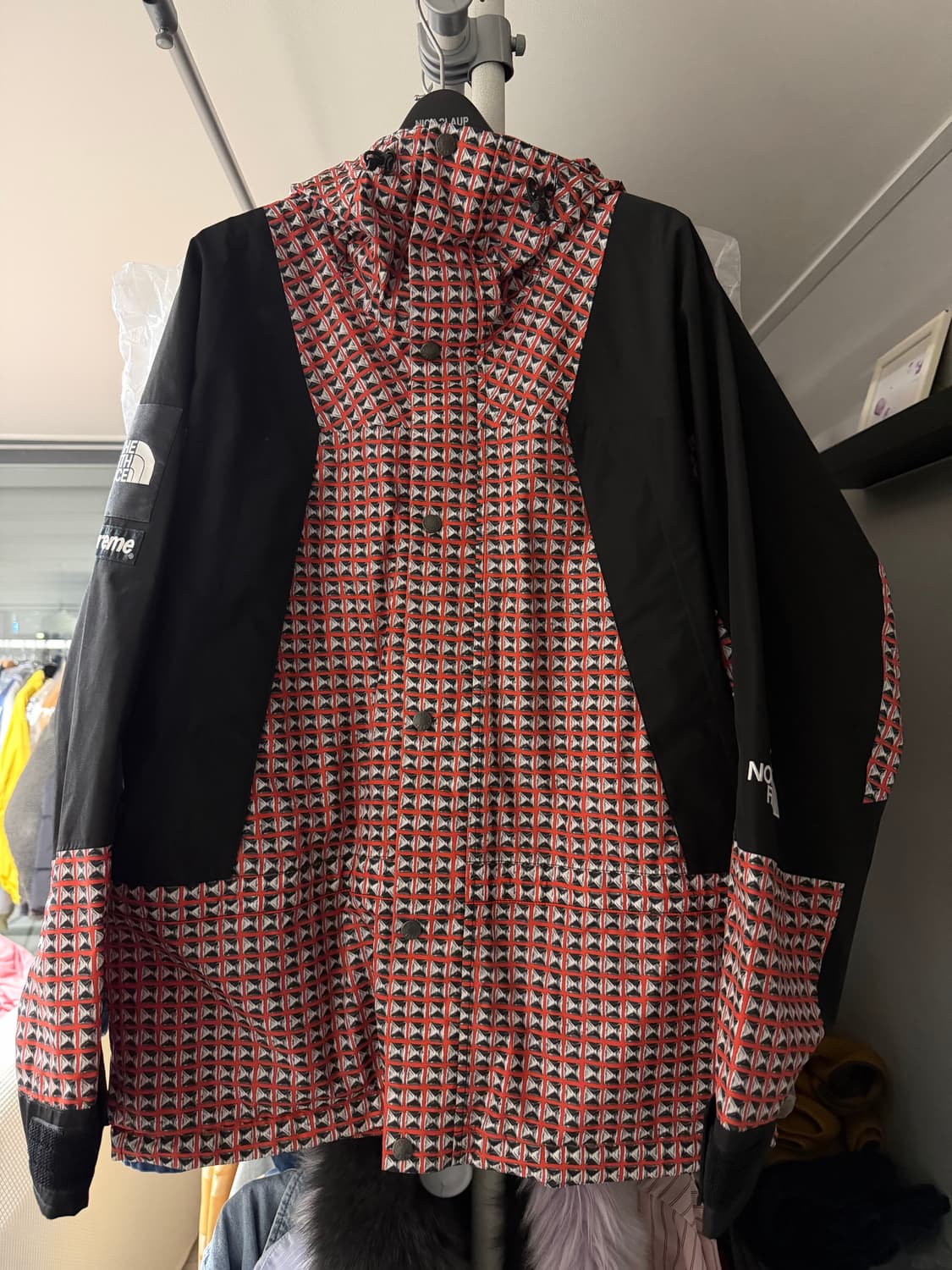 슈프림 노스페이스 스터드 마운틴파카 레드 상품이미지1