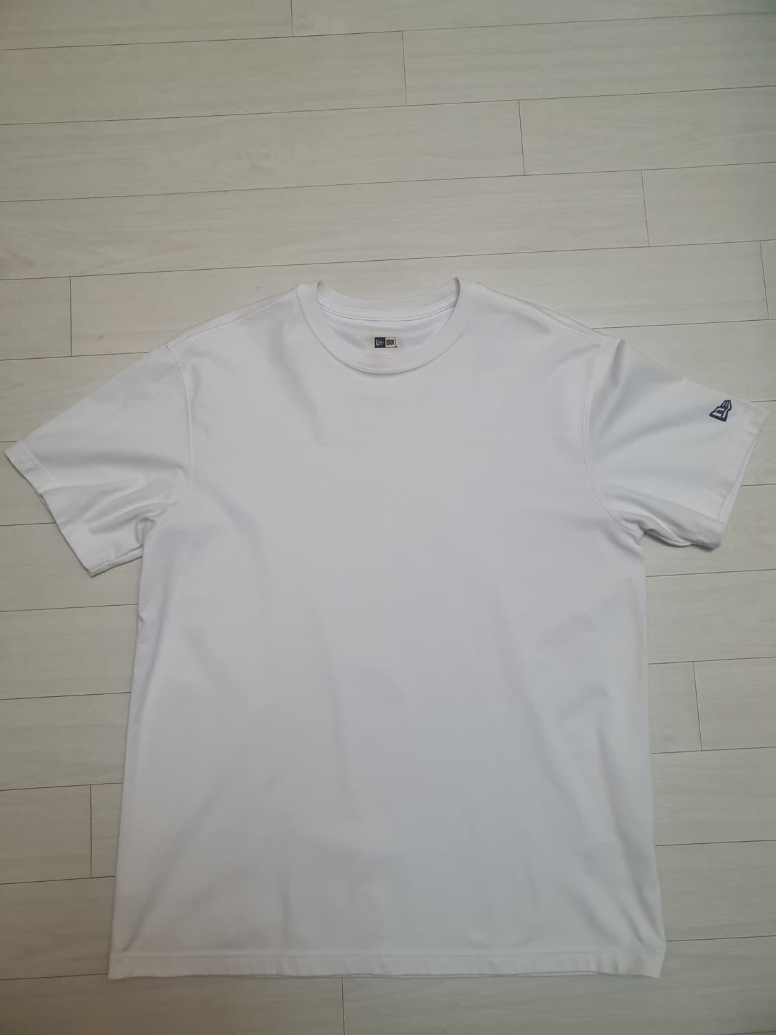 뉴에라 흰새 반팔티 상품이미지1